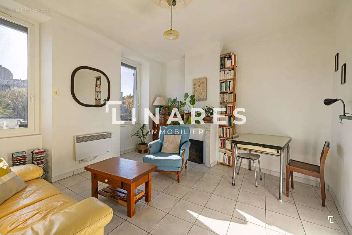 Appartement à MARSEILLE-3E