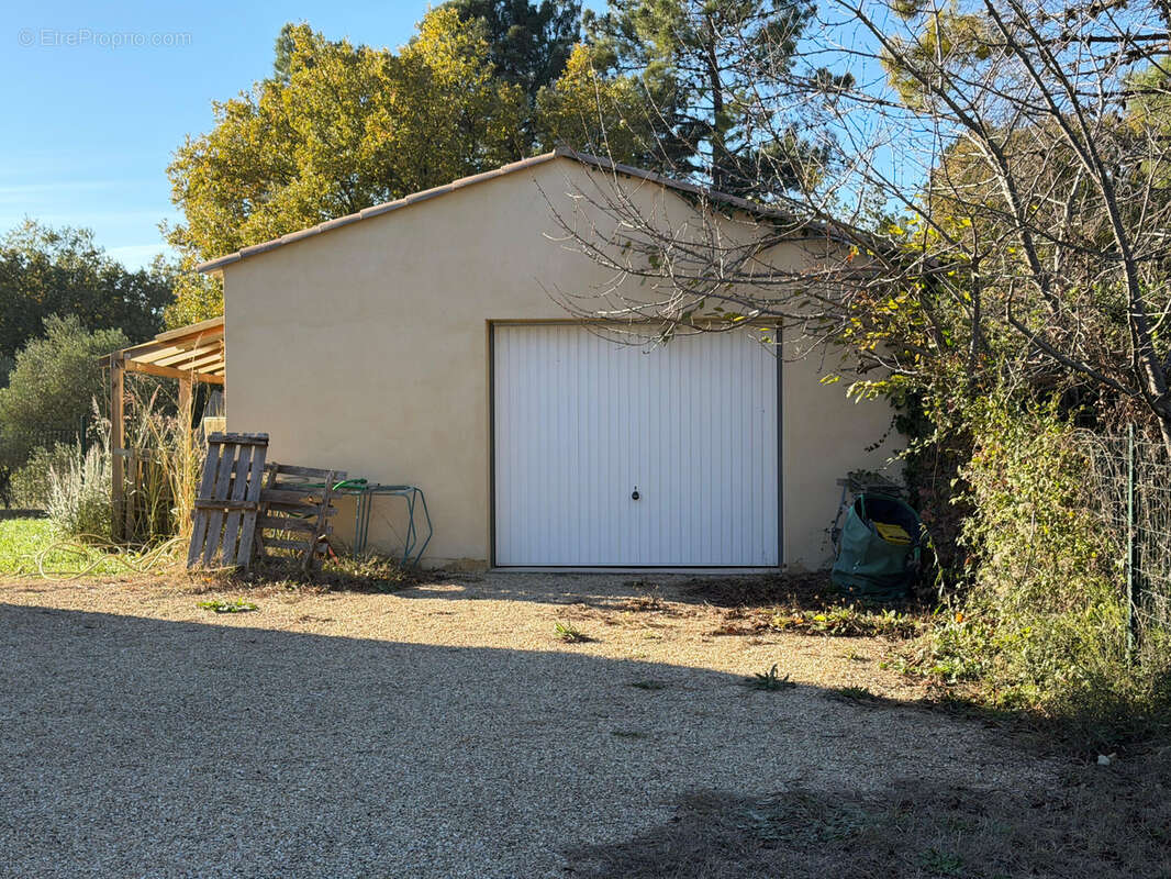 Maison à SAINT-QUENTIN-LA-POTERIE
