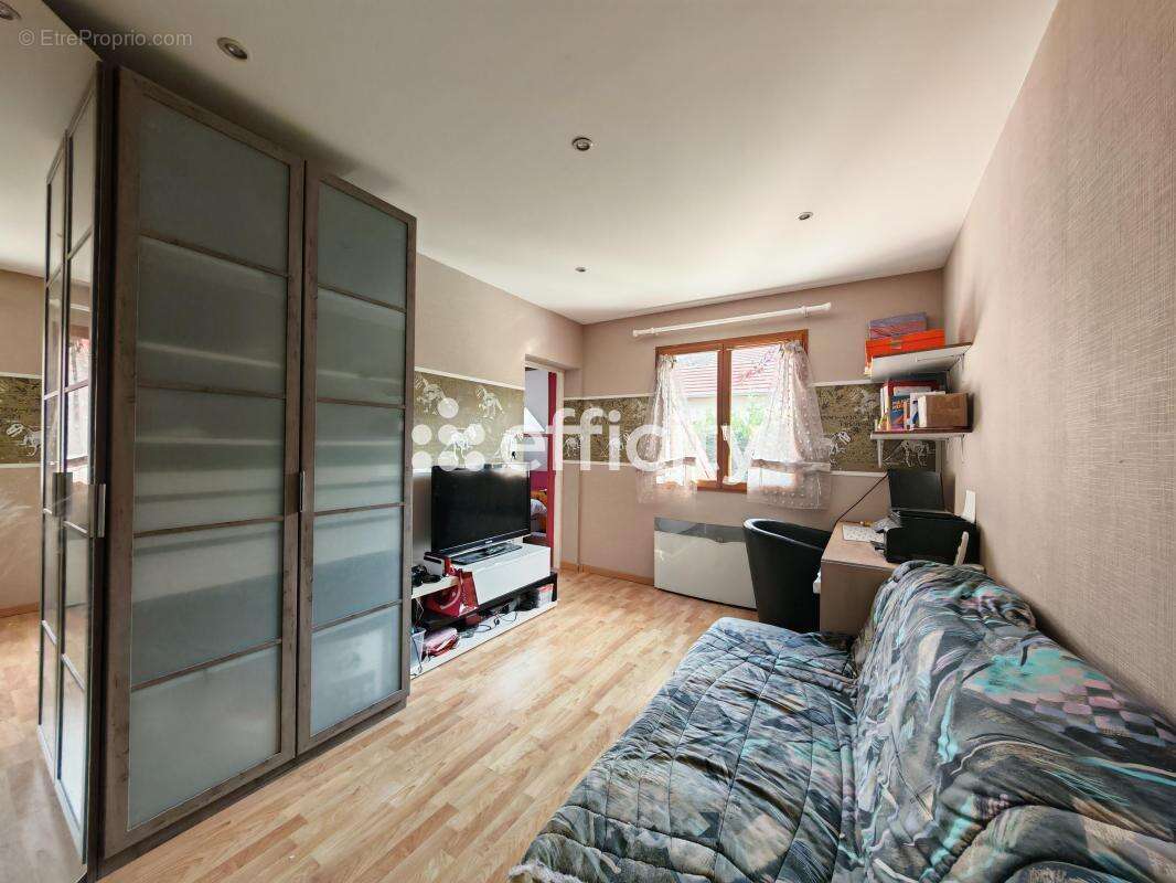 Maison à SAINT-GEOIRE-EN-VALDAINE