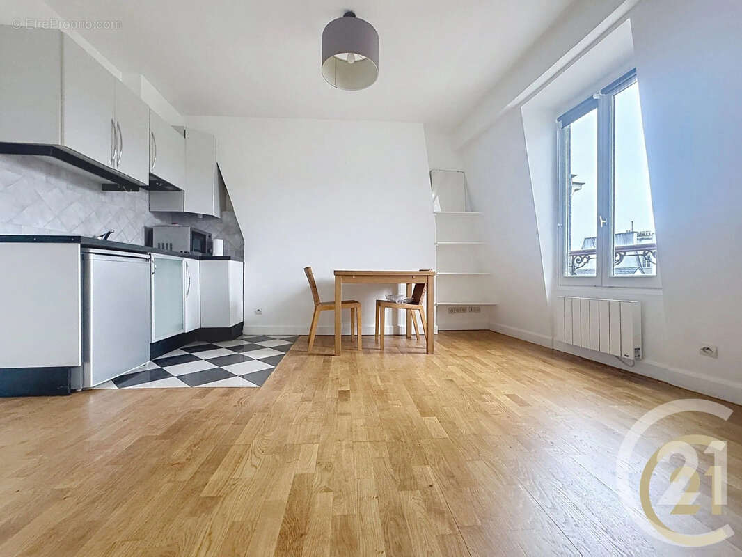 Appartement à PARIS-3E