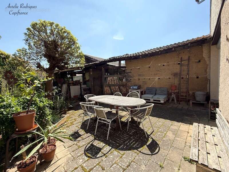 Maison à vendre 6 pièces  (01) - photo 5
