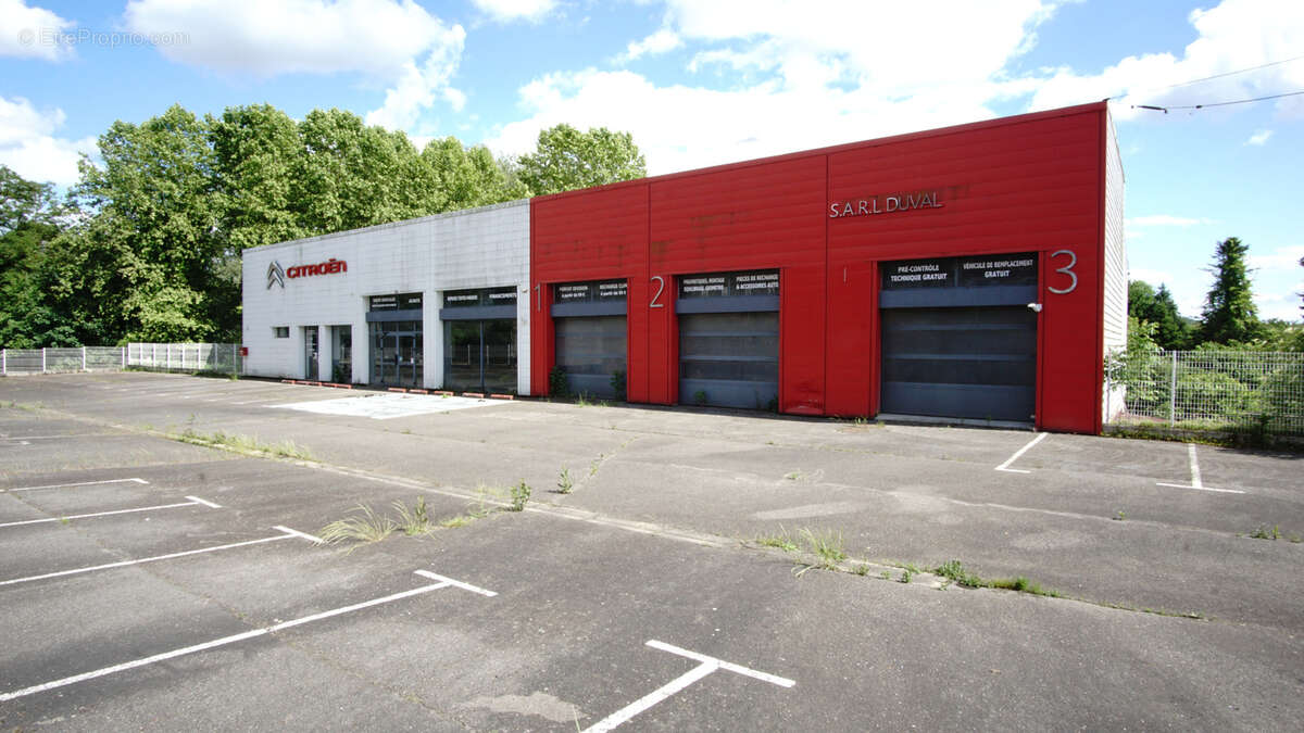 Local commercial - photo 16