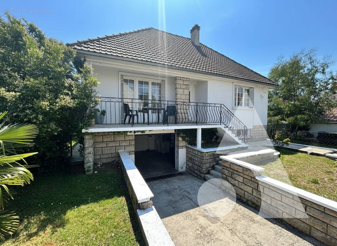 Maison à ESTREES-SAINT-DENIS