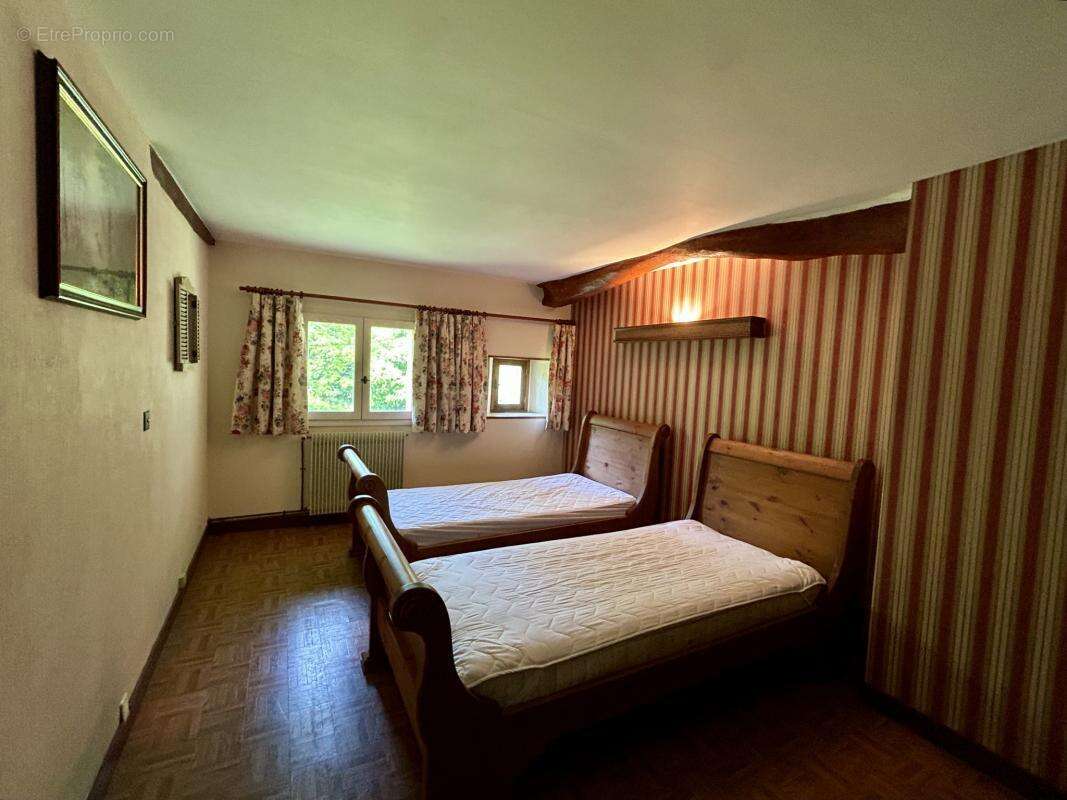 Superbe Longère en Pierre de 413 m2   6 Chambres - photo 13