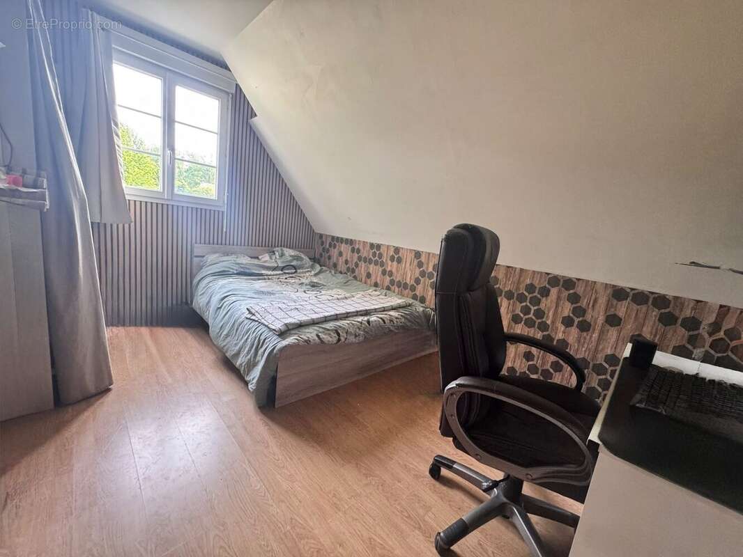 Maison à COURMELLES