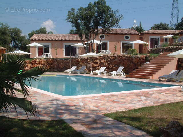 Maison à ROQUEBRUNE-SUR-ARGENS