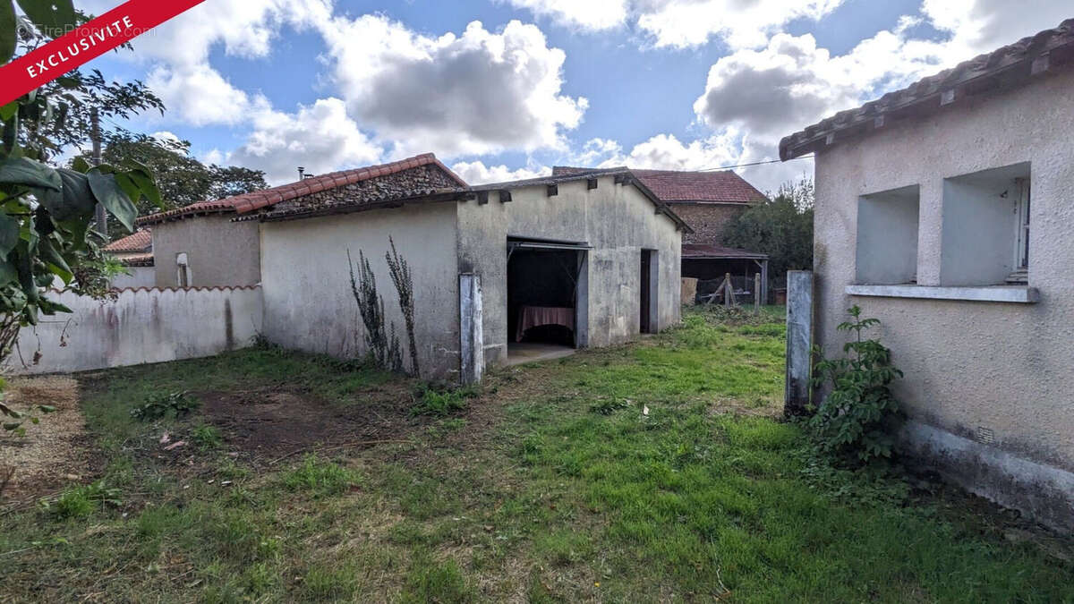 Maison à LA CHAPELLE-BATON