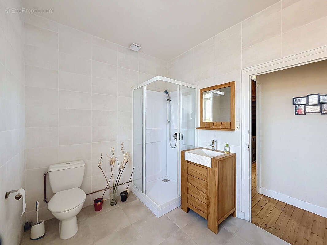 Maison de caractère des années 30   180 m2   Sireuil - photo 11