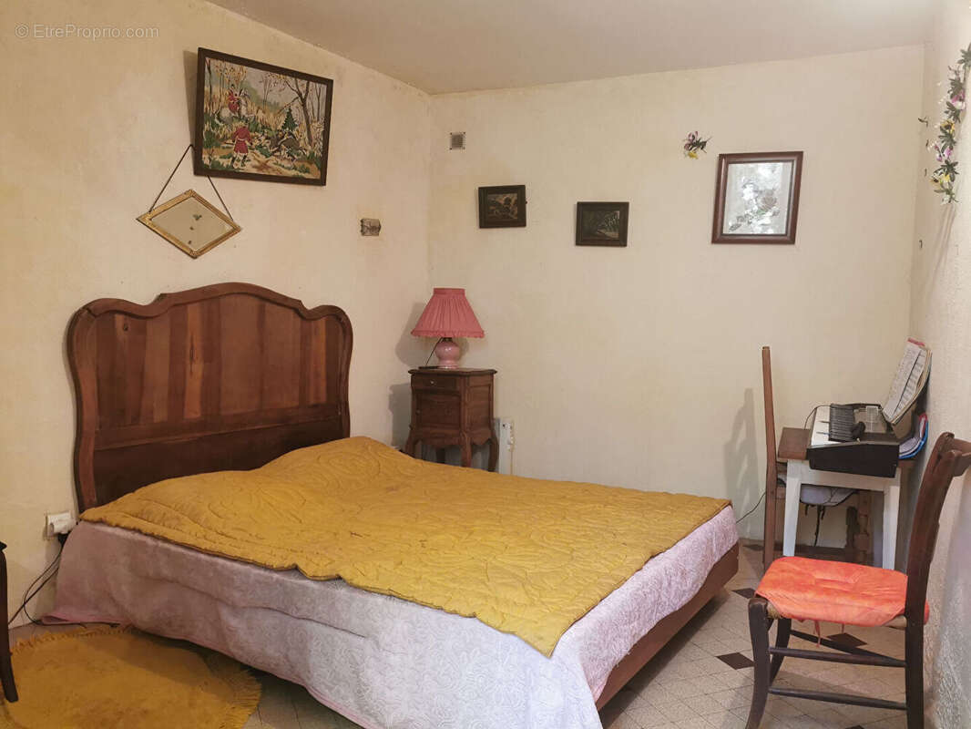 Maison à YZEURES-SUR-CREUSE