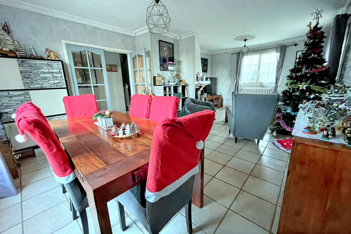 Maison à VILLIERS-SUR-MORIN