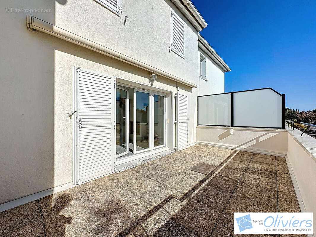 Appartement à VOISINS-LE-BRETONNEUX