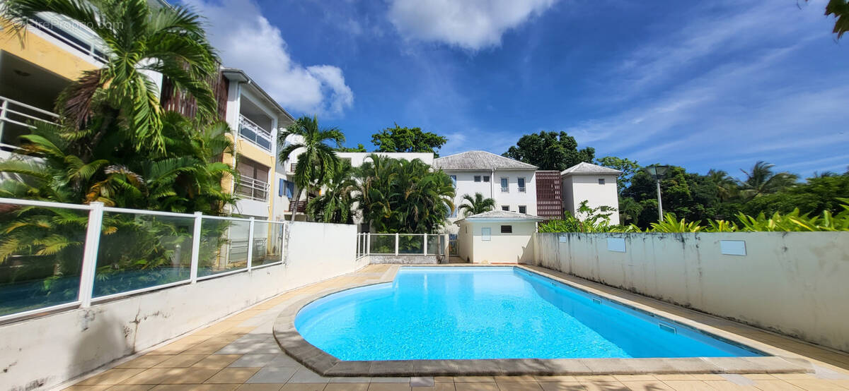 Appartement à LES ABYMES