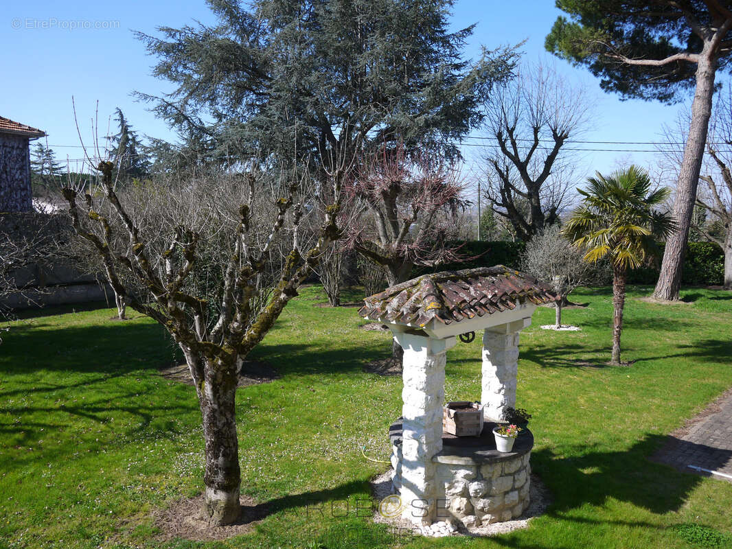 Maison à AIGUILLON