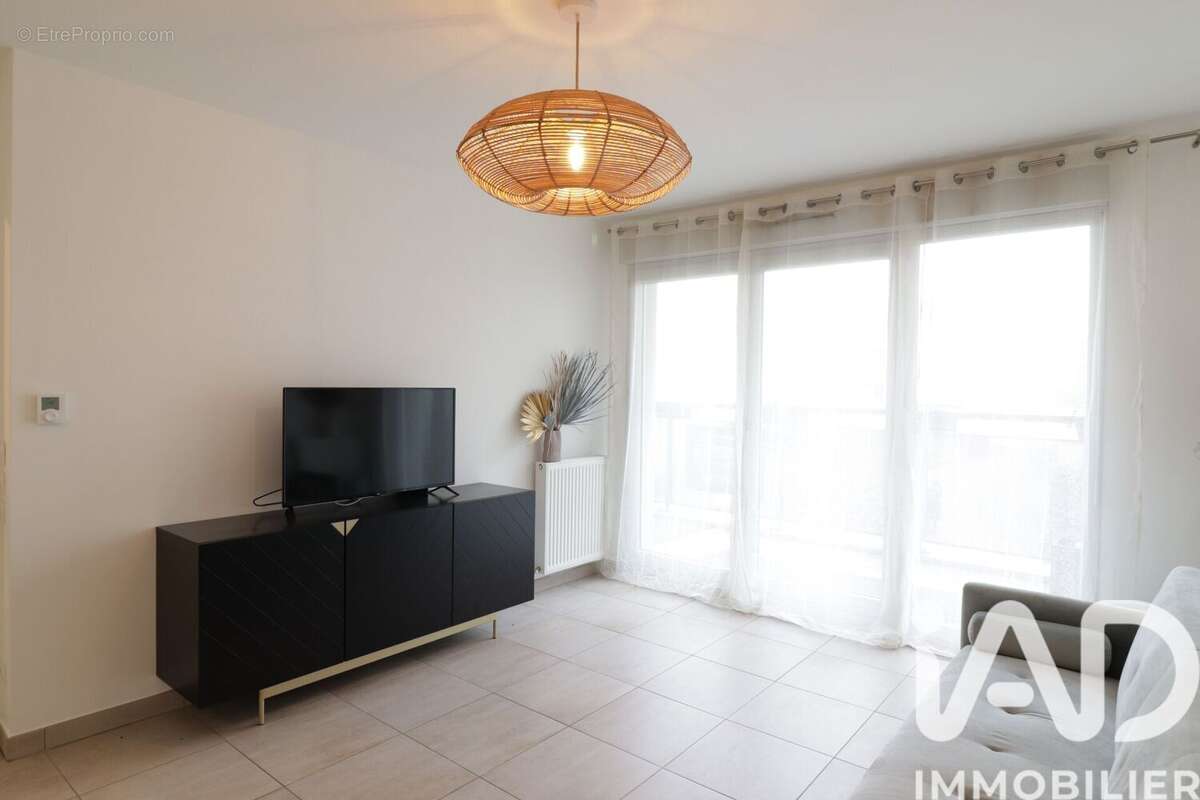 Photo 2 - Appartement à REAU