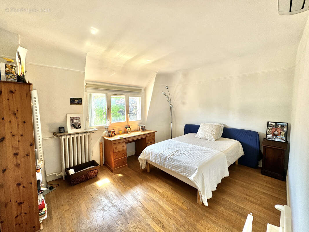 Appartement à CHARENTON-LE-PONT