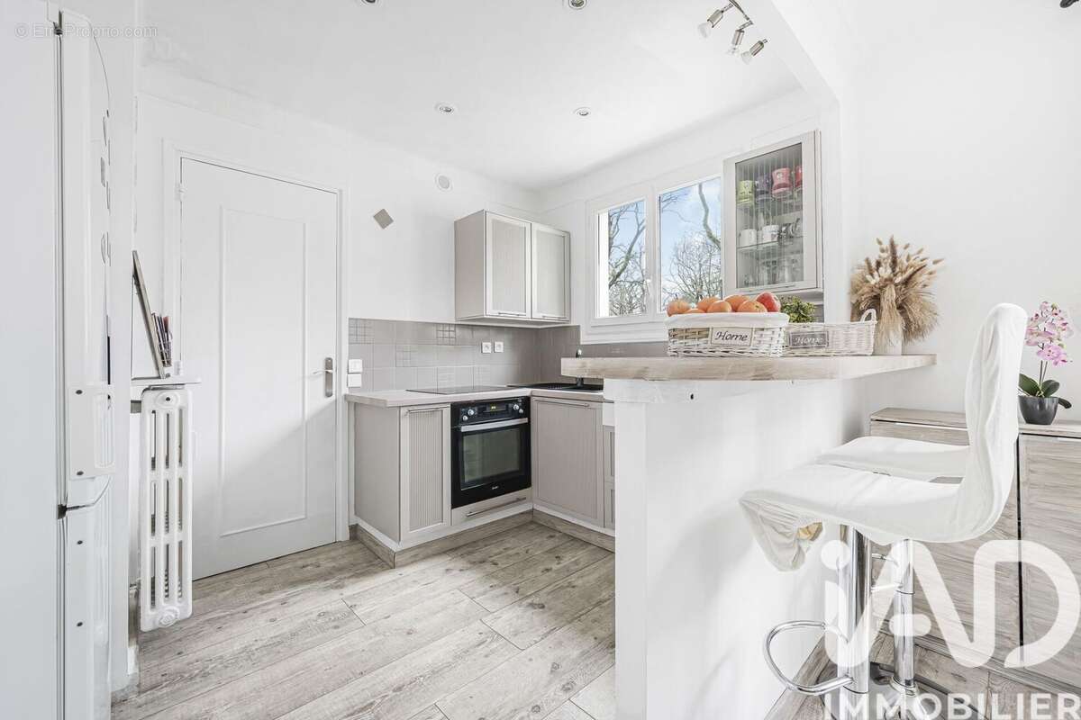 Photo 6 - Appartement à LA CELLE-SAINT-CLOUD