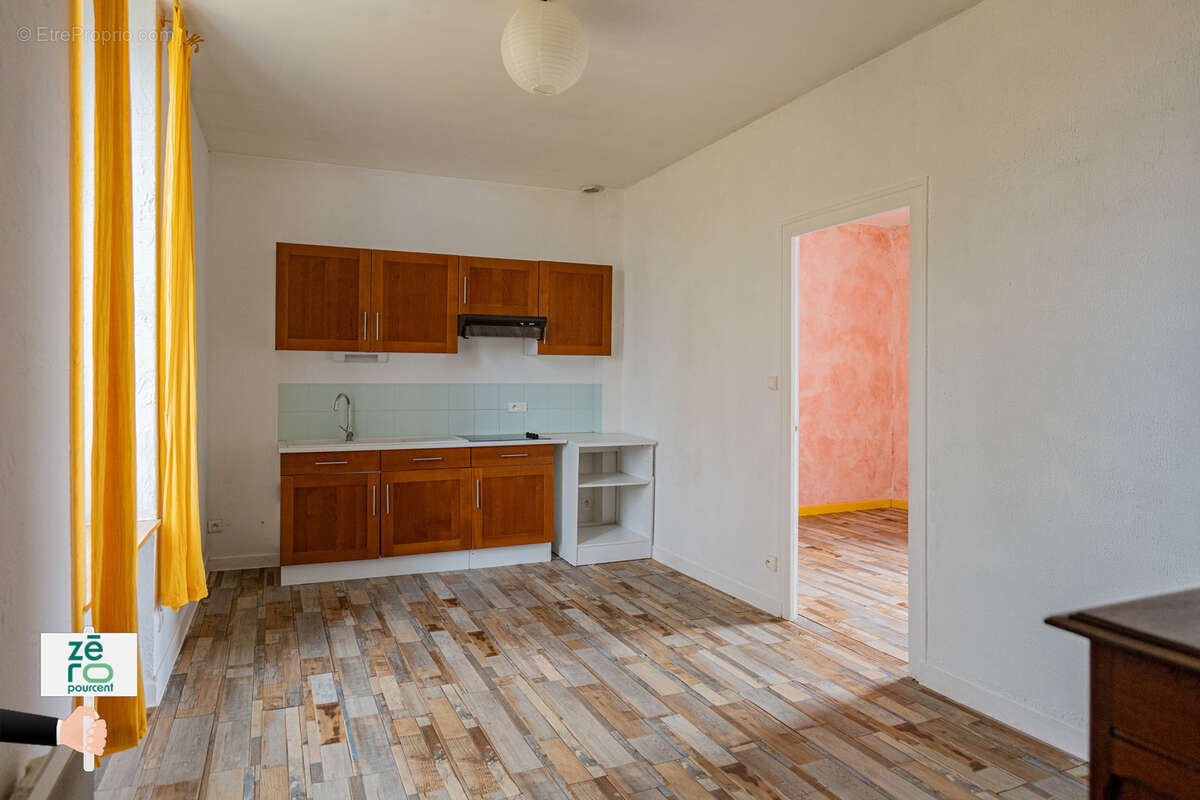 Maison à CHAMPAGNE-LES-MARAIS