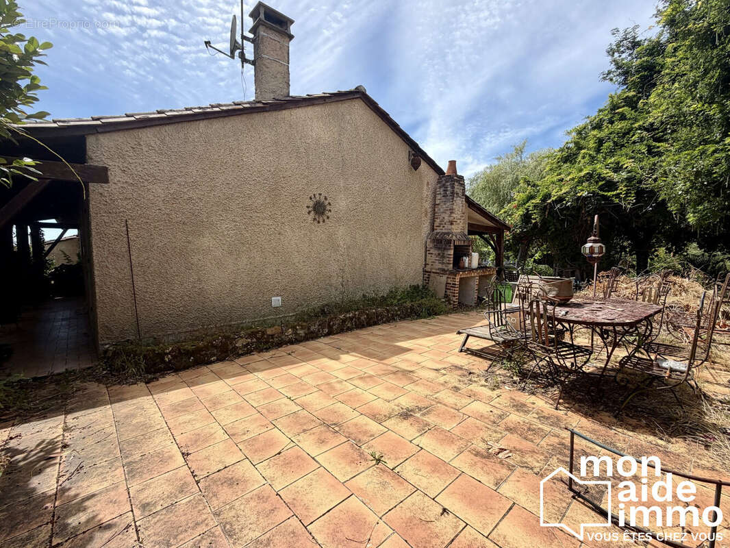 Maison à CHALAGNAC