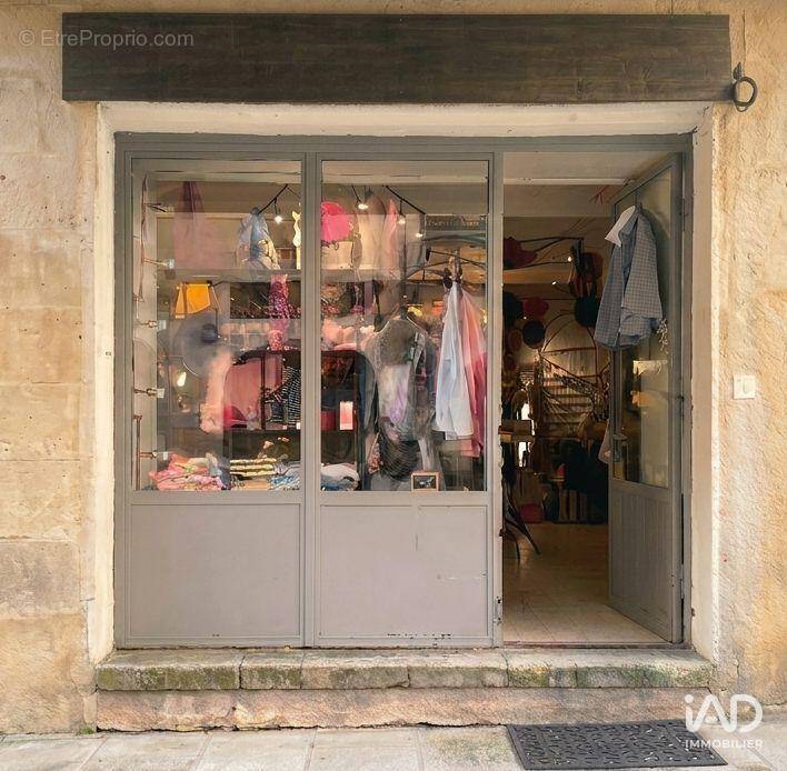 Photo 1 - Commerce à UZES