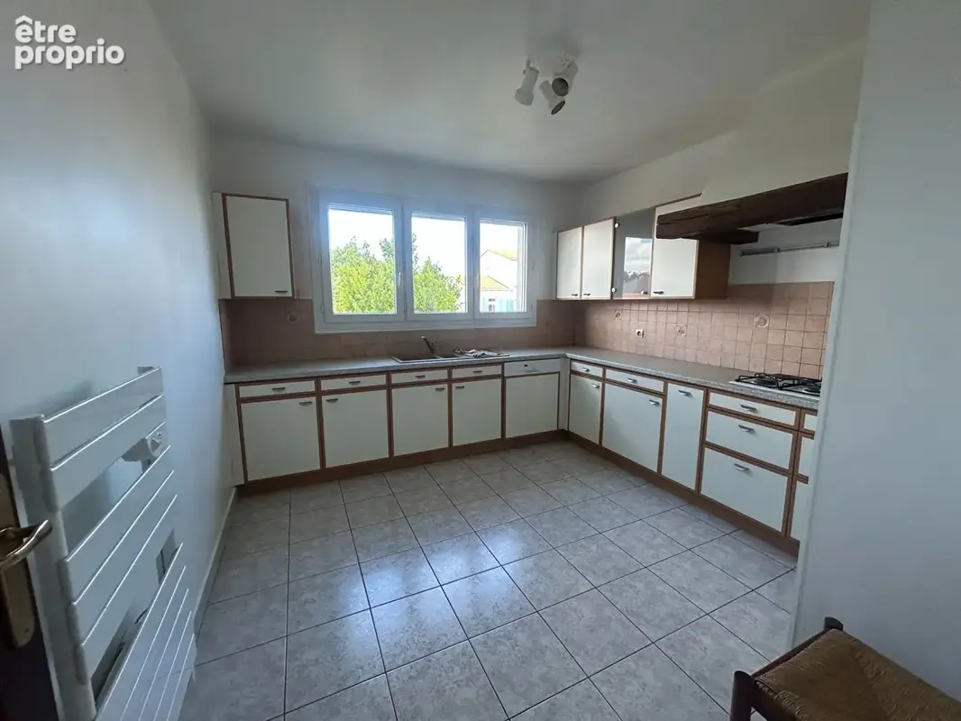 Maison familiale à Fouras avec grand extérieur arboré - photo 5