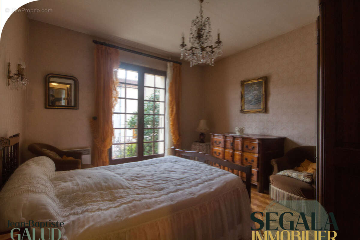 Centre Ville - Maison familiale avec grande pièce déplafonnée - photo 4