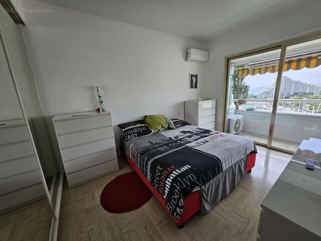 Appartement à VILLENEUVE-LOUBET