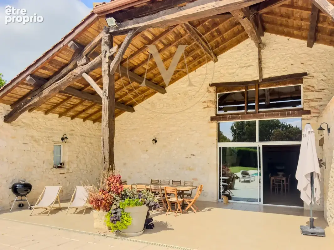 Deux maisons en une • 10 chambres • 2 piscines • jusqu’à 10 ha saint georges (47) - photo 2