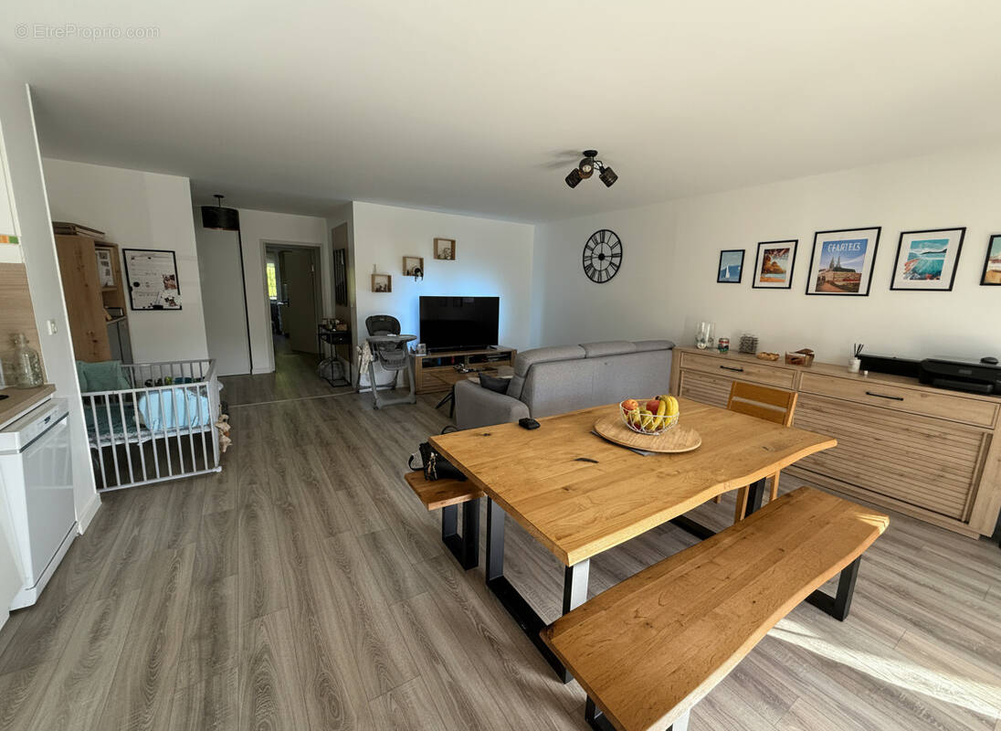 Appartement à LEVES