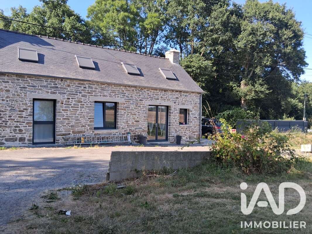 Maison 117 m² à Peillac  - photo 2