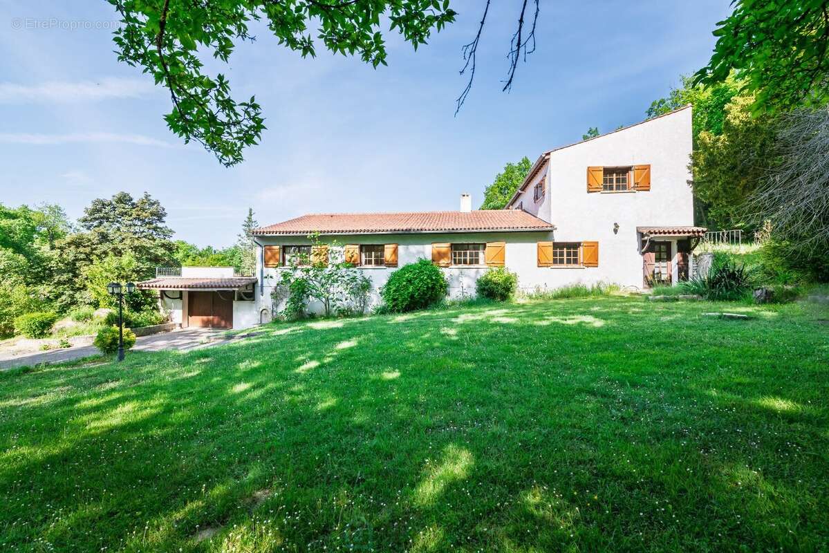 Maison à NANTEAU-SUR-LUNAIN