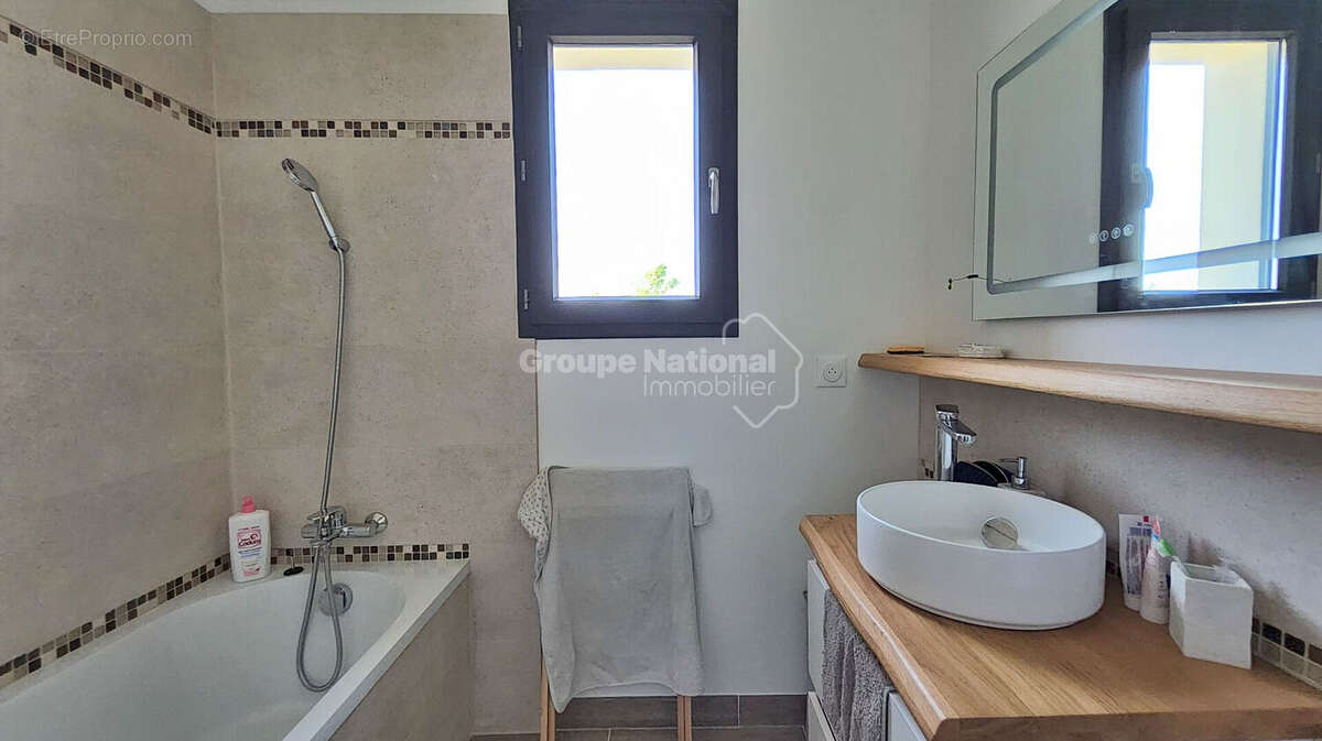Maison Les Pennes Mirabeau 4 pièce(s) 106 m2 avec piscine et garage - photo 9