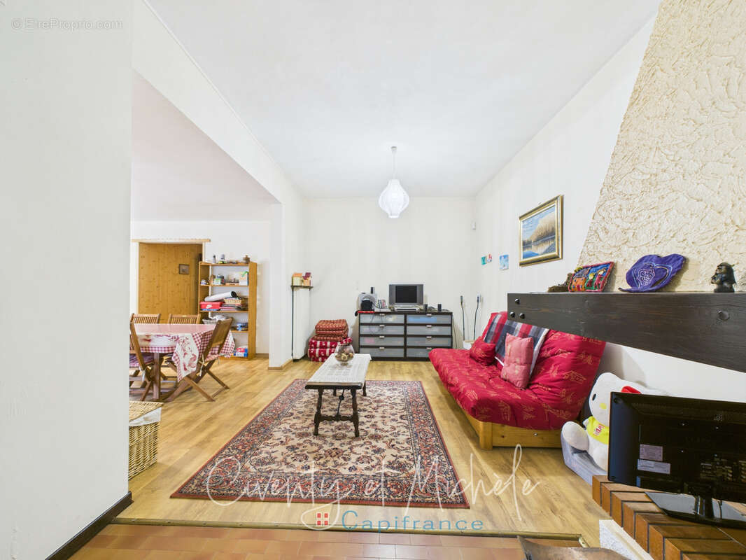 Grande propriété familiale sur 7 533 m² de terrain plat - photo 7