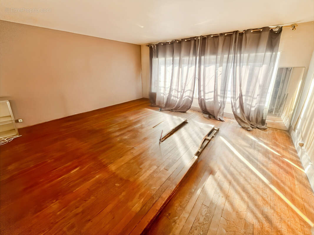 Appartement à PARIS-20E