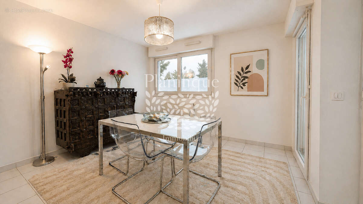Appartement à CRUSEILLES