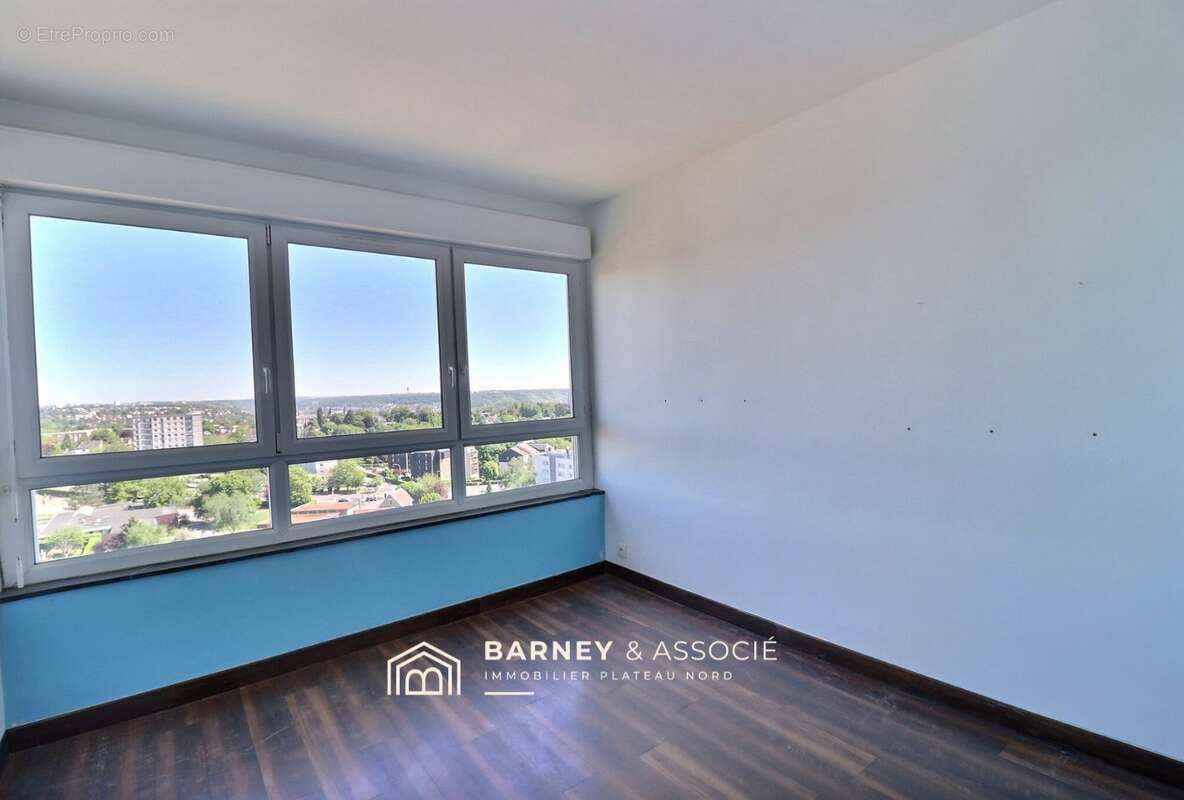 Appartement à MONT-SAINT-AIGNAN