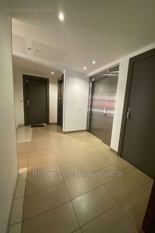 Appartement à MARSEILLE-4E