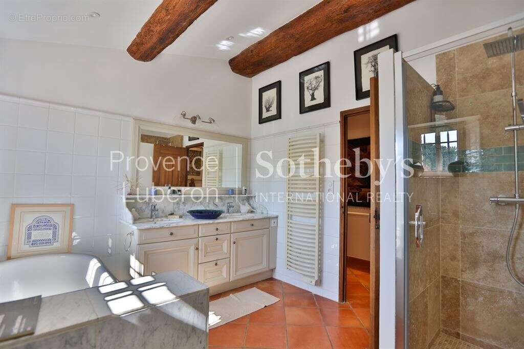 Maison à L&#039;ISLE-SUR-LA-SORGUE