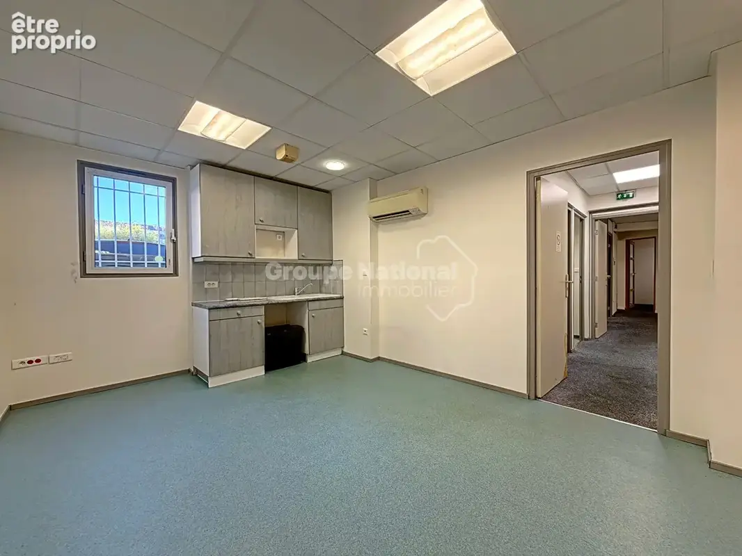 Vente local commercial libre - lunel - quartier gare - local commercial 138 m² - photo 9