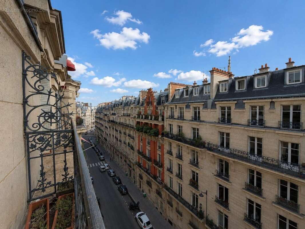 Appartement à PARIS-7E