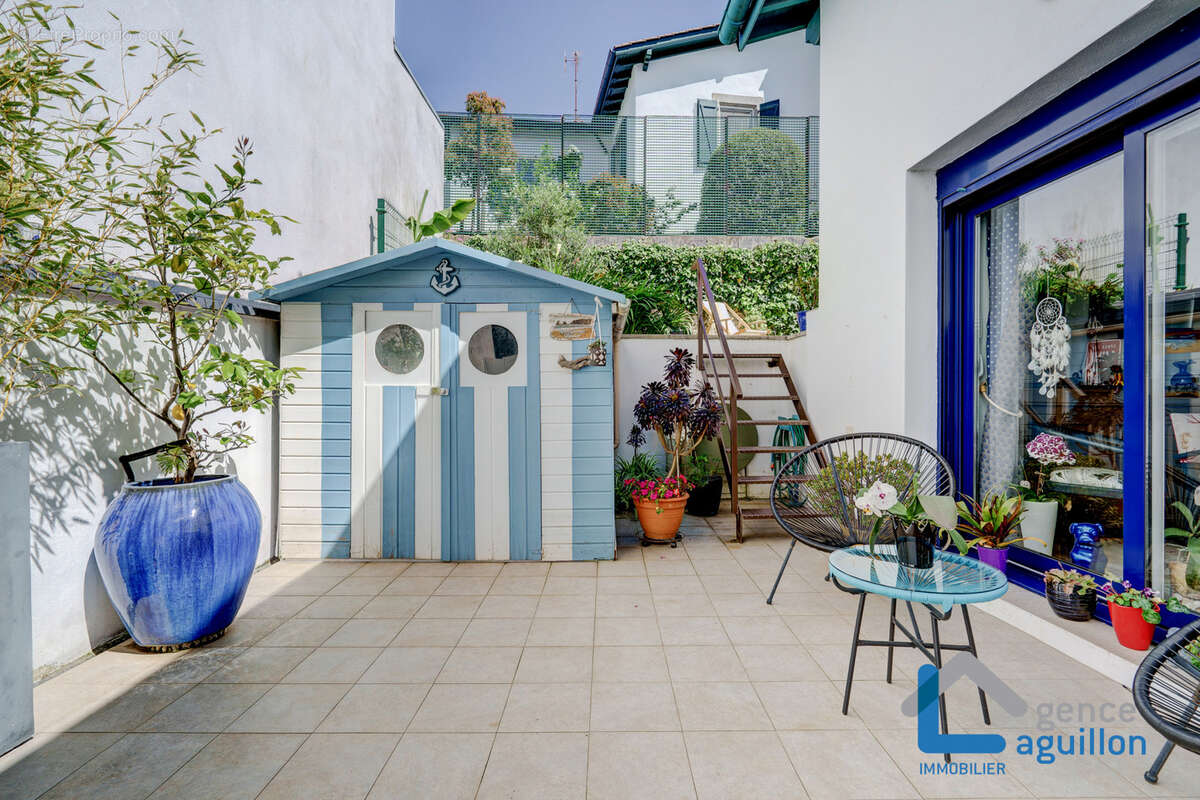 Maison mitoyenne coeur de ville avec 2 grandes terrasses - photo 2