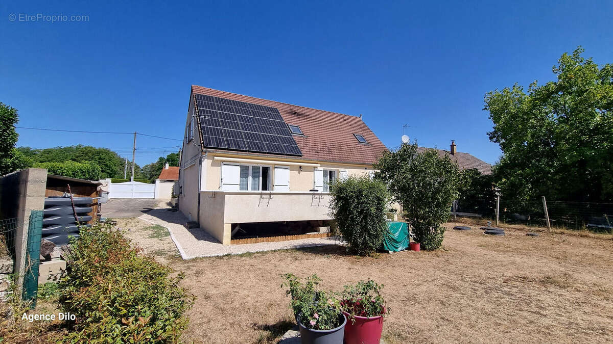 Pavillon avec grande terrasse et jardin de 1 500M² - photo 13