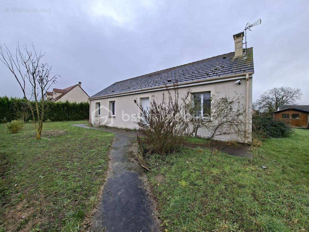 Maison à CORBEILLES