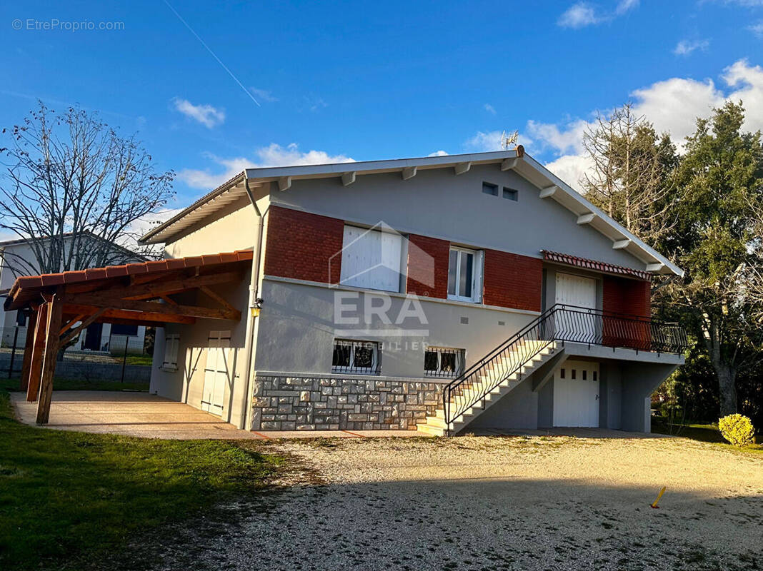 Maison à BRUGUIERES