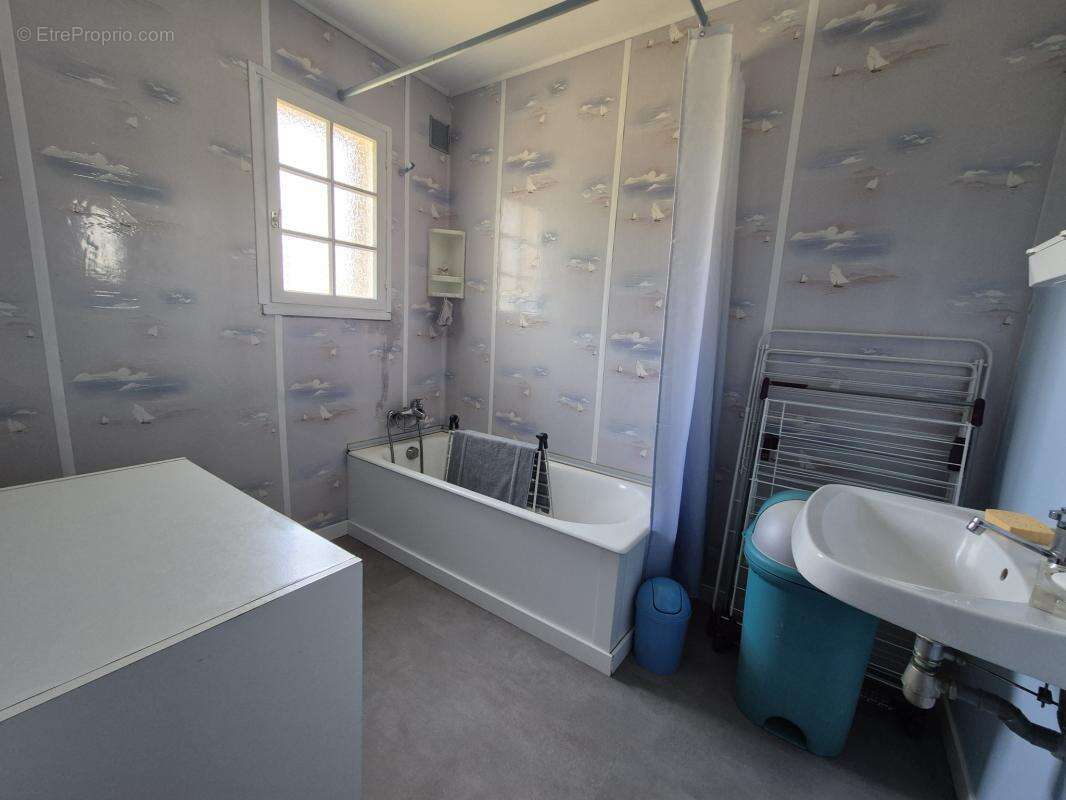 Maison en pierres sous ardoises -- 5 chambres, double garage - photo 9