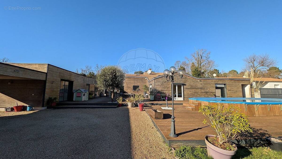 Maison à LES MATHES