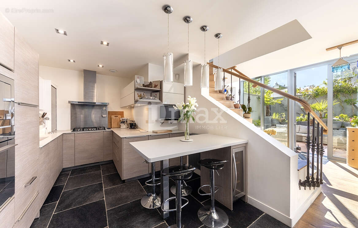 Maison à COURBEVOIE