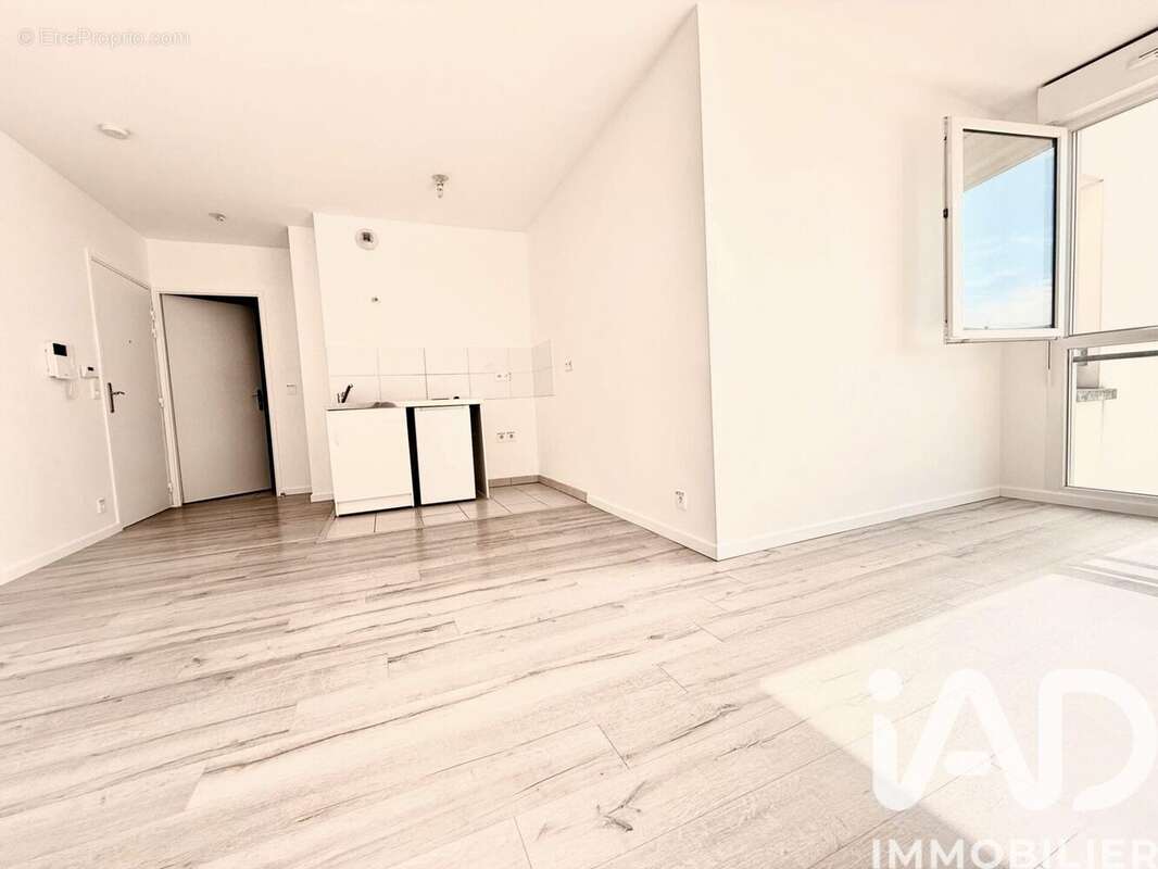 Appartement 31 m² à Drancy  - photo 2
