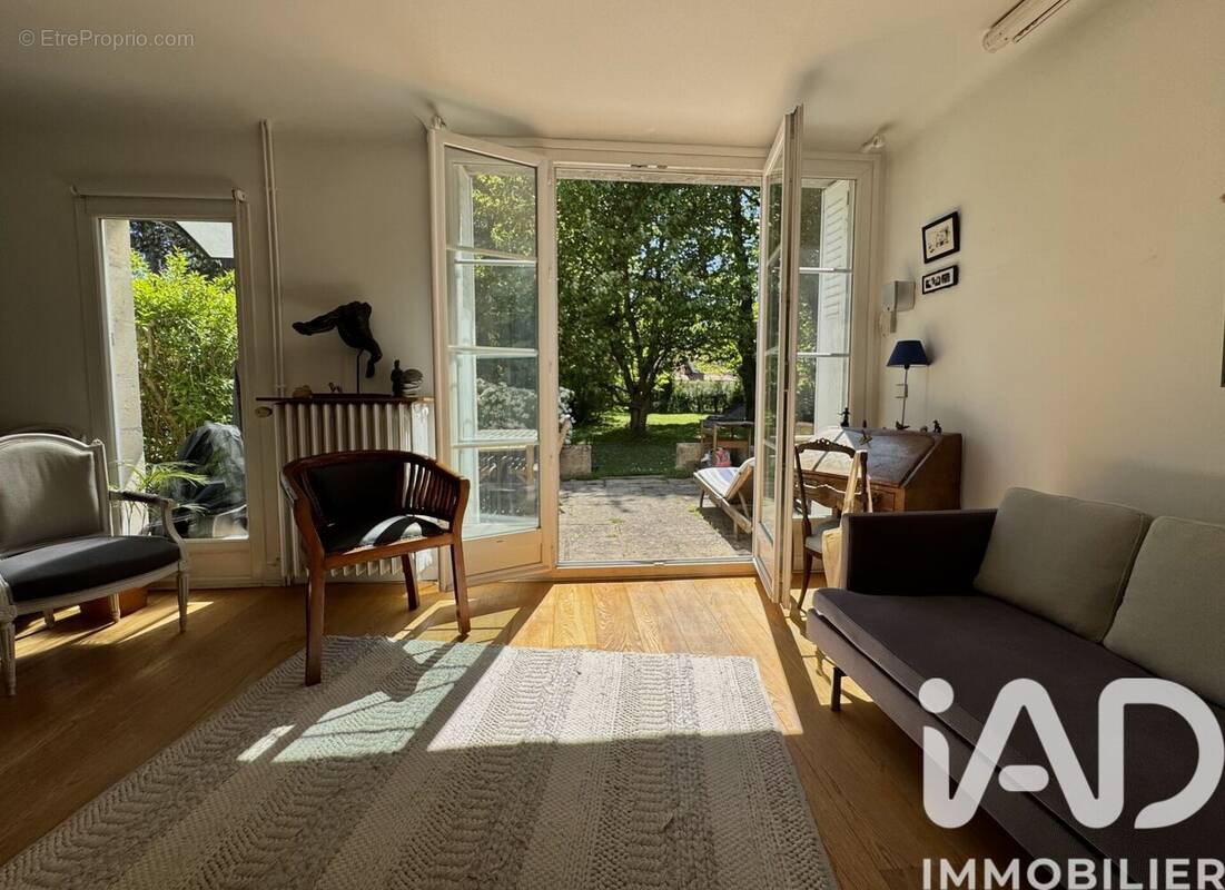 Photo 1 - Maison à LA CELLE-SAINT-CLOUD