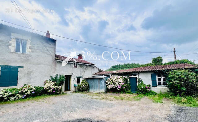 Maison à HAUTE-GOULAINE