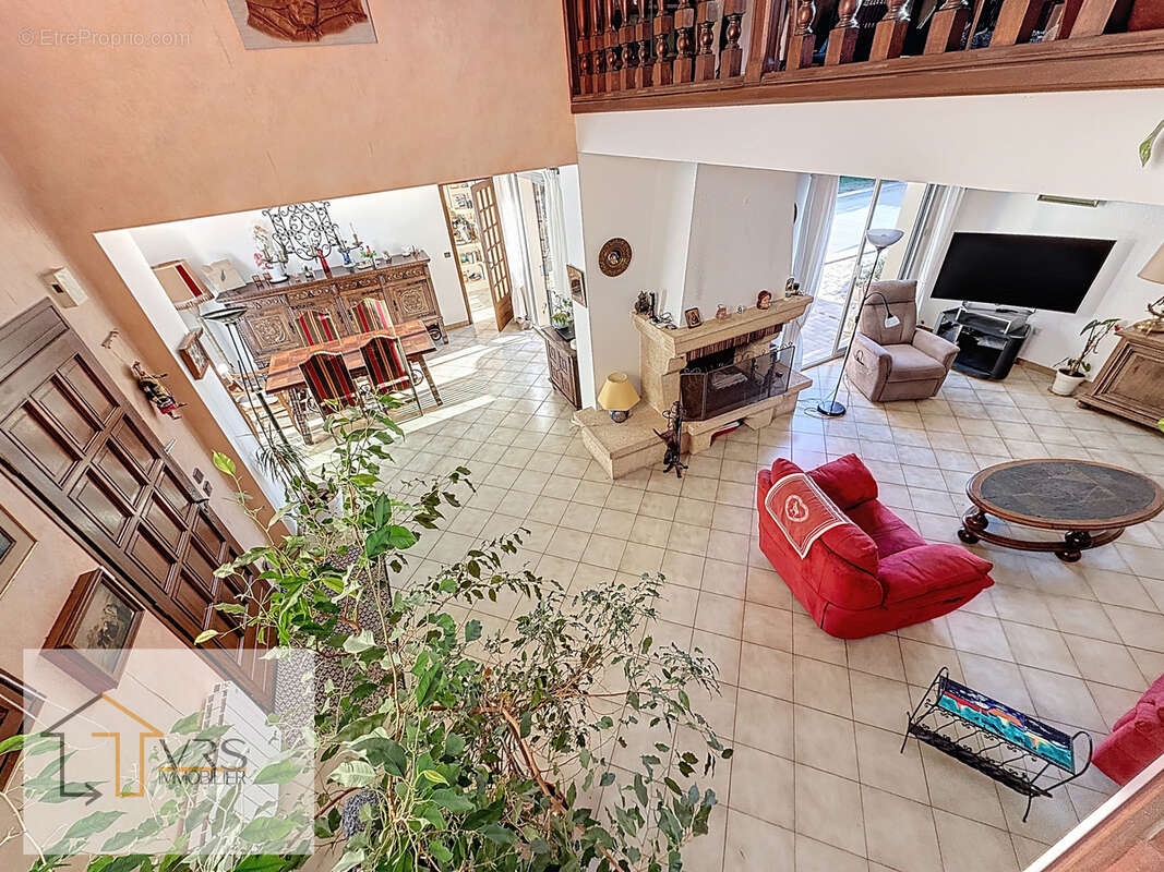 Maison à SAINT-ESTEVE